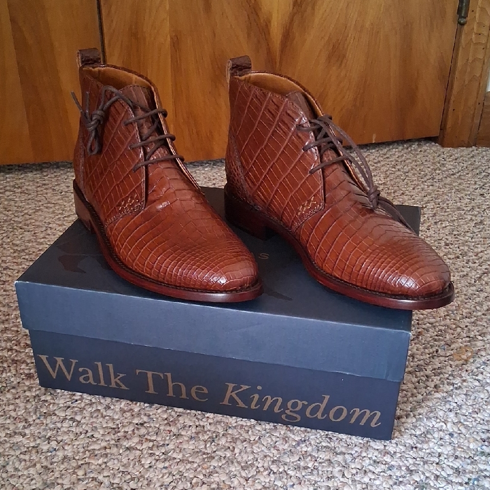 Brown Hevias New